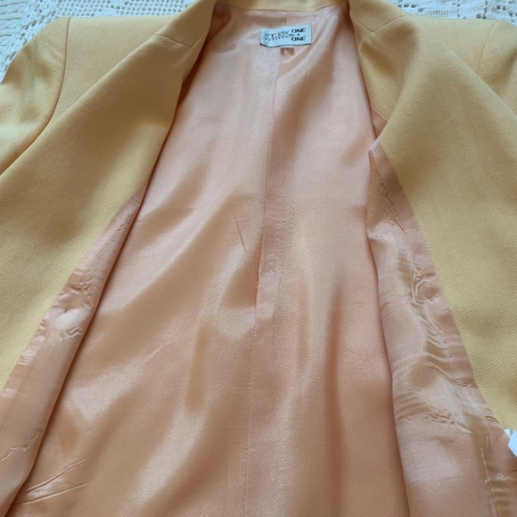 DOUBLE BREASTED YELLOW SHORT JACKET/BLAZER - SIZE 4 - SMALL - PETITE - Picture 5 of 8